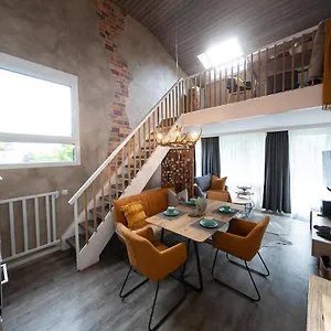  Apartment Vip Deluxe 107qm Auf Zwei Etagen 1 Dopplezimmer Eg 1 Doppelzimmer Auf Der Galerie Sowie 2 Badezimmer Und Komplette Küche Mit Mikrowelle Und Backofen Ideal Für 1 Bis 6 Gäste Direkter Blick Auf Garten Und Bergblick Alles Nur Nicht 0815